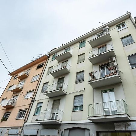Yellowsunny Apartment With Two Balconies Pisa Kültér fotó