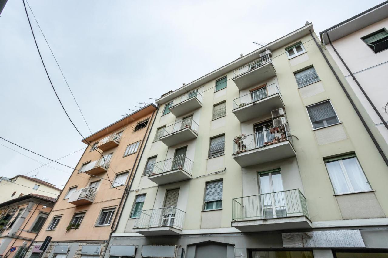 Yellowsunny Apartment With Two Balconies Pisa Kültér fotó